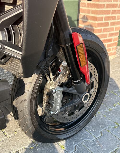 Foto: Ducati 950 cornering ABS/DTC evo/DWC evo/DQS evo Hypermotard