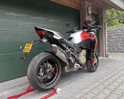 Foto: Ducati V4 RS Panigale DQS up/down EVO, cornering ABS EVO, DTC, DQS, DWC, ACC MTS