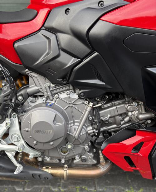 Foto: Ducati 896 V 2 S Cornering ABS/DTC/DWC/EBC/DBL Streetfighter