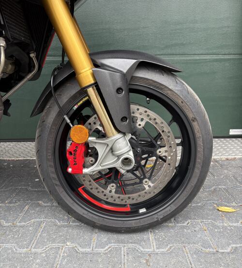Foto: Ducati V4 RS Panigale DQS up/down EVO, cornering ABS EVO, DTC, DQS, DWC, ACC MTS