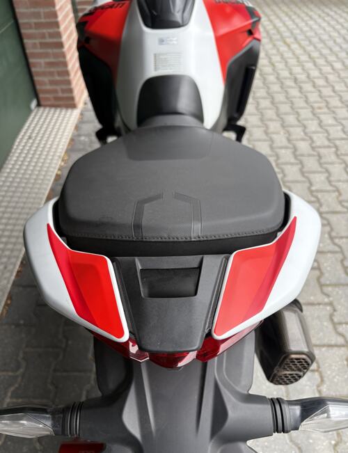 Foto: Ducati V4 RS Panigale DQS up/down EVO, cornering ABS EVO, DTC, DQS, DWC, ACC MTS